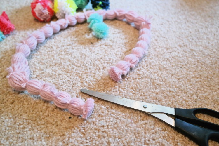 Pom pom garland2.jpg